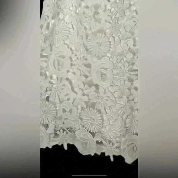Lulu’s White lace Dress. Size XS - Picture 6 of 7